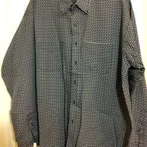 Mens Van Heusen dress shirt